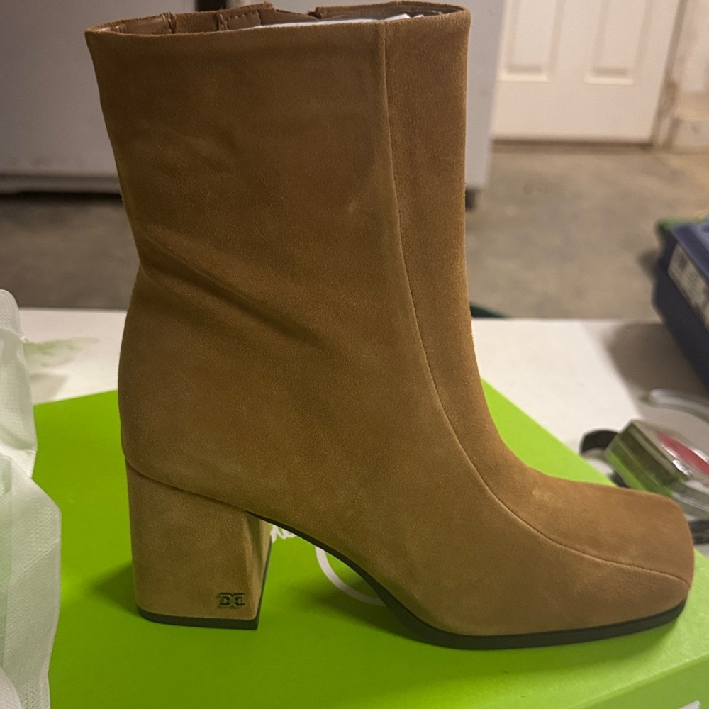 NIB Tan Suede Ankle Boots